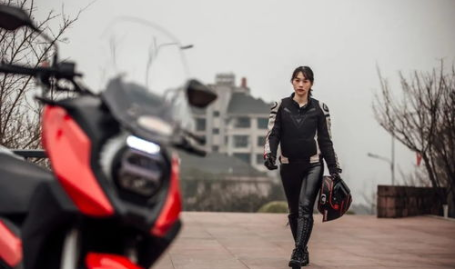 色骑小姐姐图片,时尚与活力的完美融合